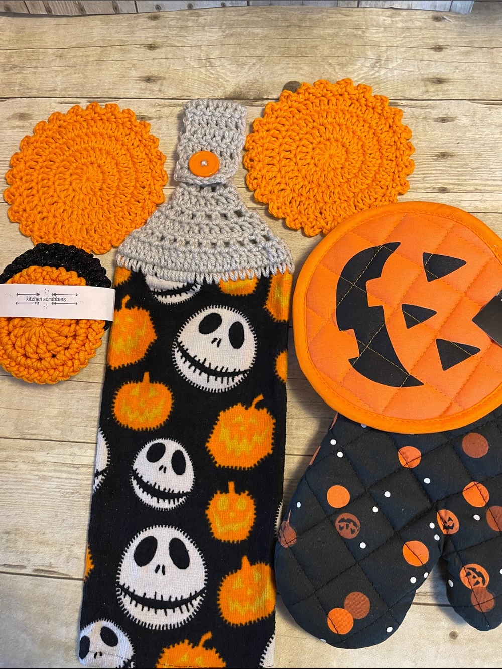 7 Piece Bundle Halloween Kitchen & More Black & Orange - Picture 14 of 15